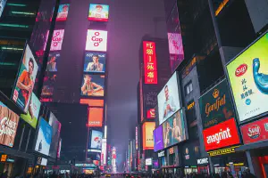 Explore the Impact of Gigantic Signs in Advertising